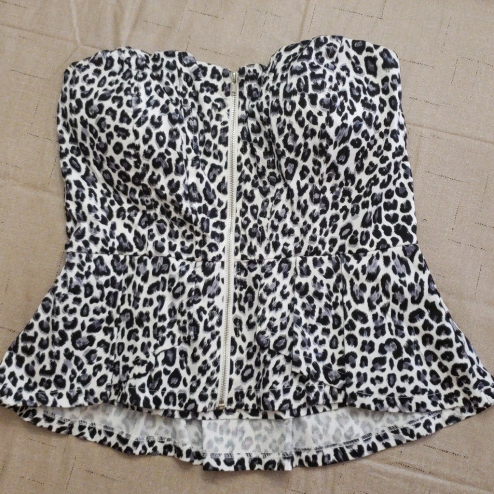 Leopard print top